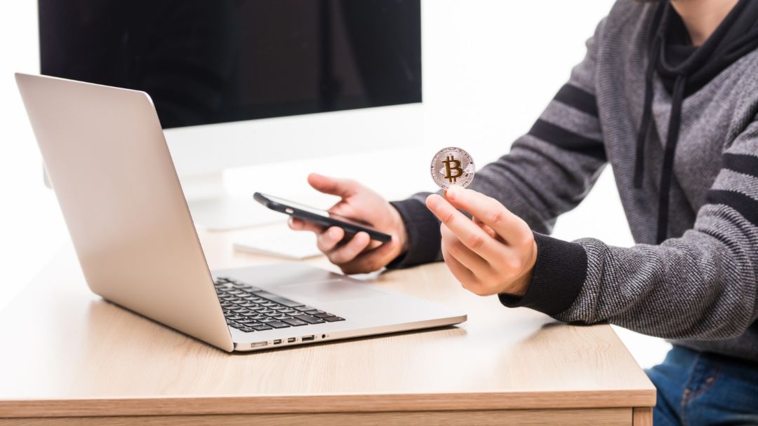 Colombianos podrán pagar sus viajes con criptomonedas