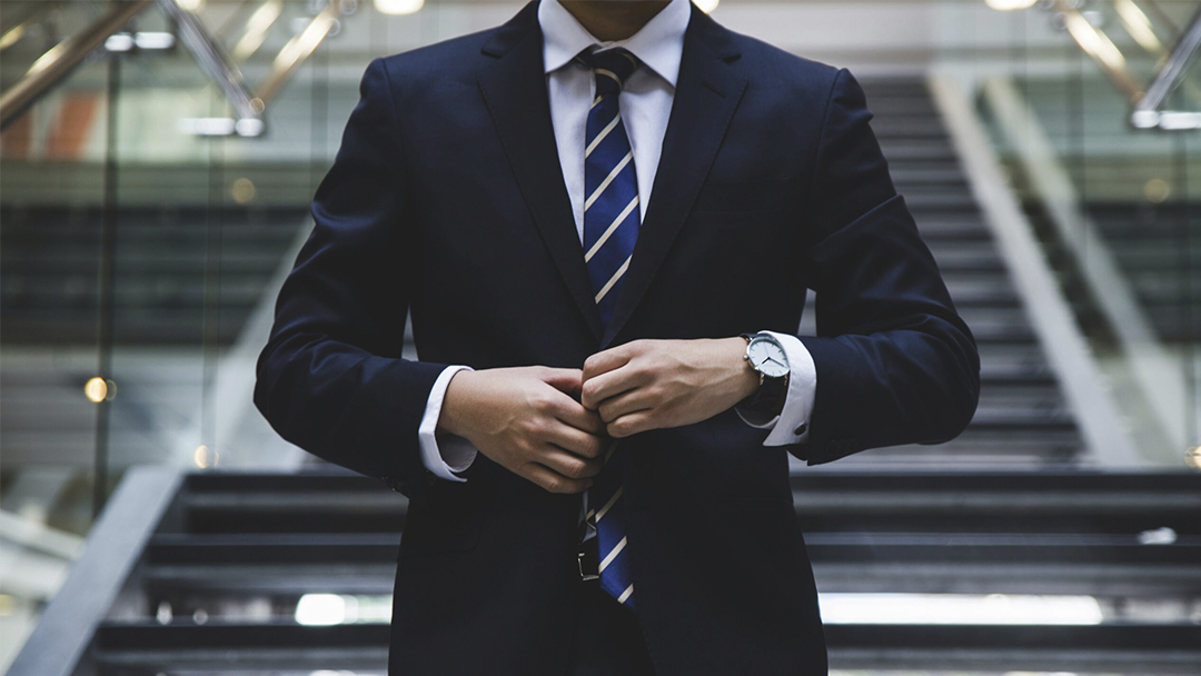 Optimismo entre los CEO: 60% proyecta mayores ingresos en 2024, según encuesta de EY