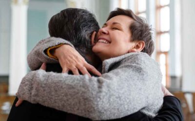 Un abrazo de amor y amistad, el mejor regalo para mejorar la salud y el bienestar