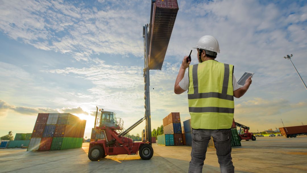 Aranceles al acero y aluminio: impacto en la economía colombiana y la necesidad de diversificación comercial