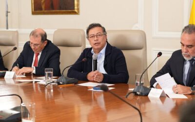 Petro solicita la renuncia de su gabinete en medio de tensiones políticas