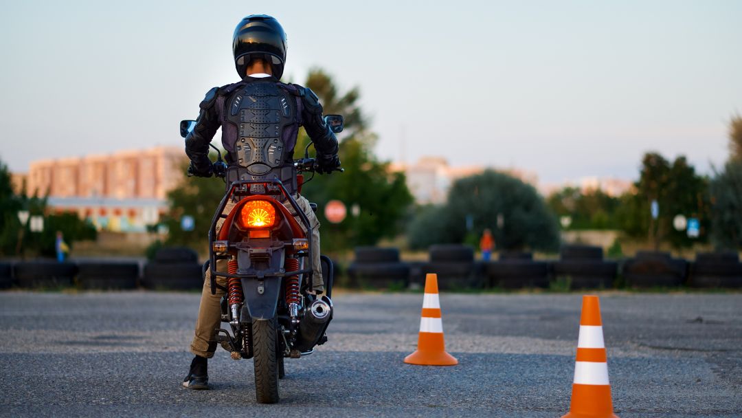 Colombia aprueba ley para sancionar motocicletas con escapes modificados que generan ruido excesivo