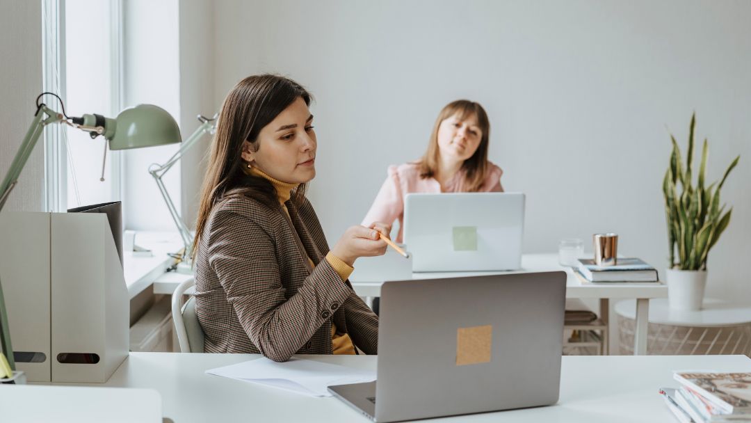 El 38% de las mujeres colombianas aprende mejor con métodos prácticos