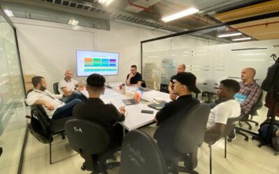 Jóvenes de la Comuna 13 recibirán formación gratuita en analítica de datos para enfrentar la revolución tecnológica