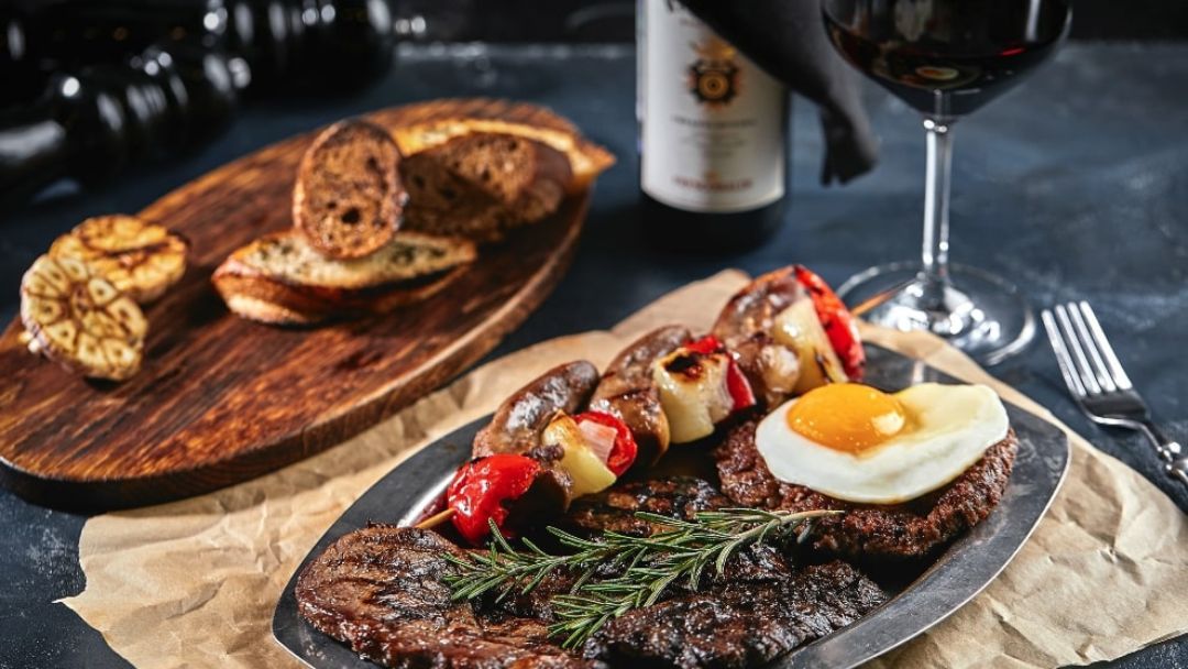 JW Marriott Bogotá presenta Factory Steak & Lobster: la nueva catedral del fuego en la Zona G