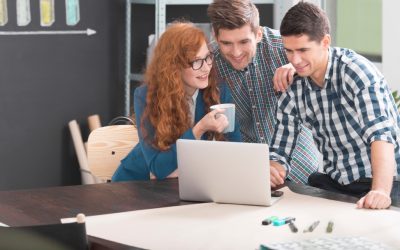 La amistad en el trabajo fortalece la salud emocional y la productividad, según estudio