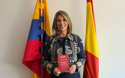 Ana Karina Quessep recibe el premio IMPACT 2025 por transformar el sector BPO y Contact Center en Colombia