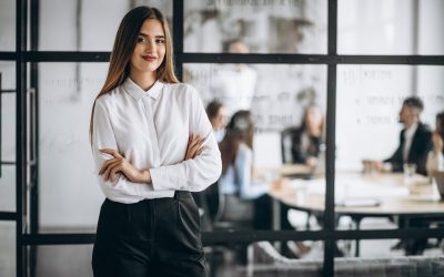 El liderazgo femenino gana espacio en las empresas colombianas: participación en alta dirección llegó al 40 % en 2025